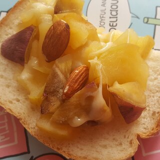 林檎薩摩芋アーモンドのチーズトースト「青森県産」